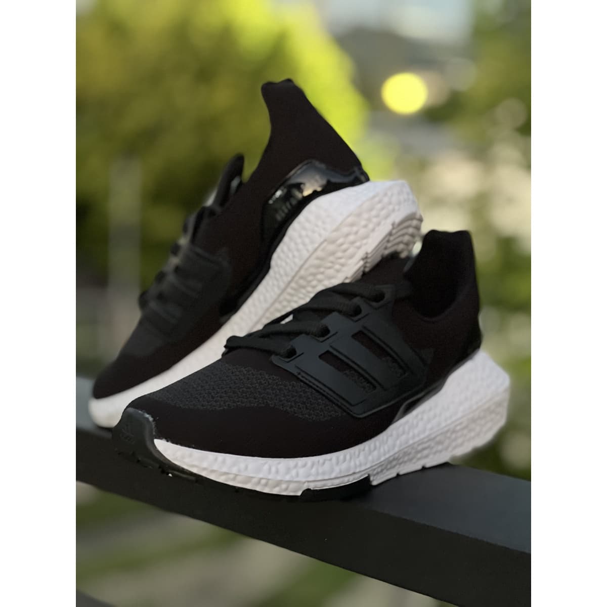 Adidas Adidas Ultraboost Negro/Blanco — ángulo alternativo